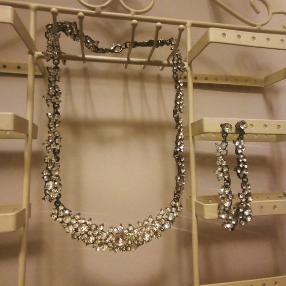Luxury Rhinestone Necklace & Earrings set - Picture 2 of 3